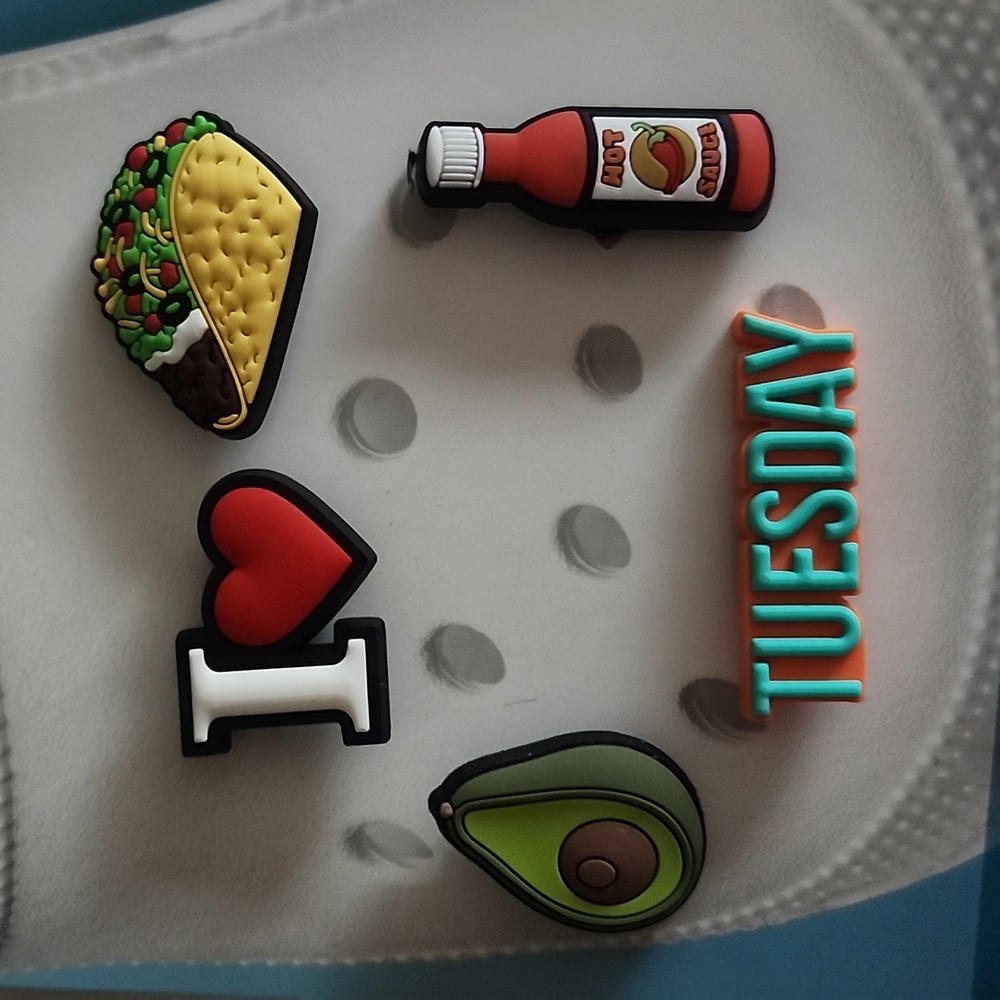 Crocs JIBBITZ, 5 Taco Tueday charms.